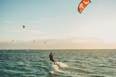 Gdzie można uprawiać kitesurfing? - Blog | EWAKACJE - więcej